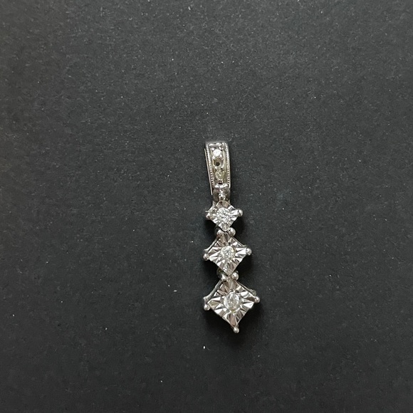 Diamond and white gold pendant - Picture 1 of 2